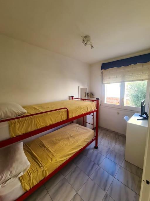 Nice Beachside 2-Bd Apt Near Barcelona Cunit Exterior foto