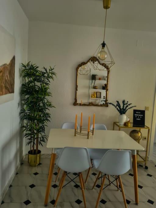 Nice Beachside 2-Bd Apt Near Barcelona Cunit Exterior foto