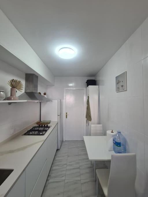 Nice Beachside 2-Bd Apt Near Barcelona Cunit Exterior foto