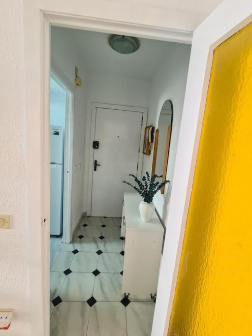 Nice Beachside 2-Bd Apt Near Barcelona Cunit Exterior foto