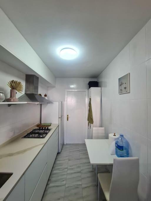 Nice Beachside 2-Bd Apt Near Barcelona Cunit Exterior foto