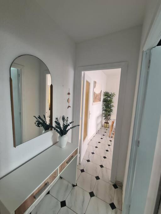 Nice Beachside 2-Bd Apt Near Barcelona Cunit Exterior foto