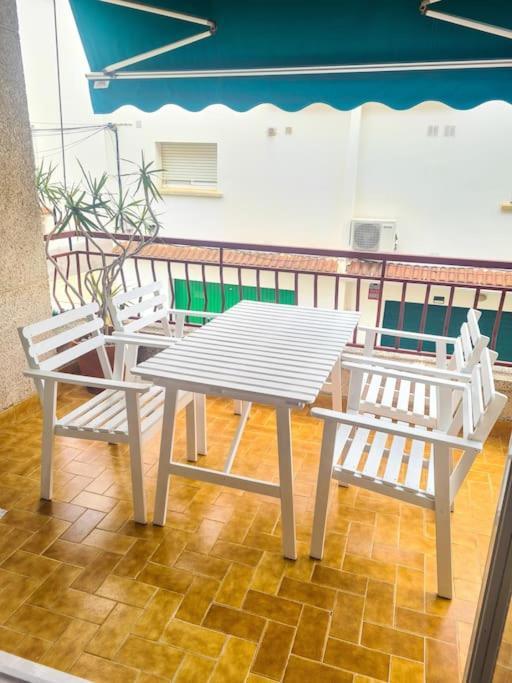 Nice Beachside 2-Bd Apt Near Barcelona Cunit Exterior foto