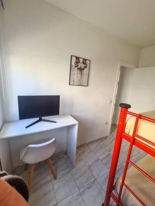 Nice Beachside 2-Bd Apt Near Barcelona Cunit Exterior foto