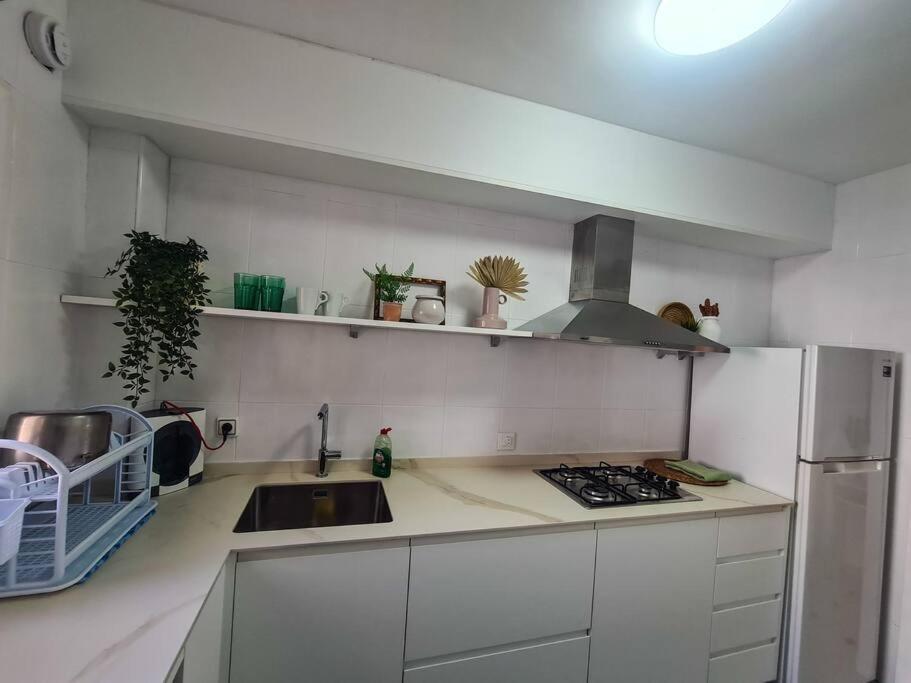 Nice Beachside 2-Bd Apt Near Barcelona Cunit Exterior foto